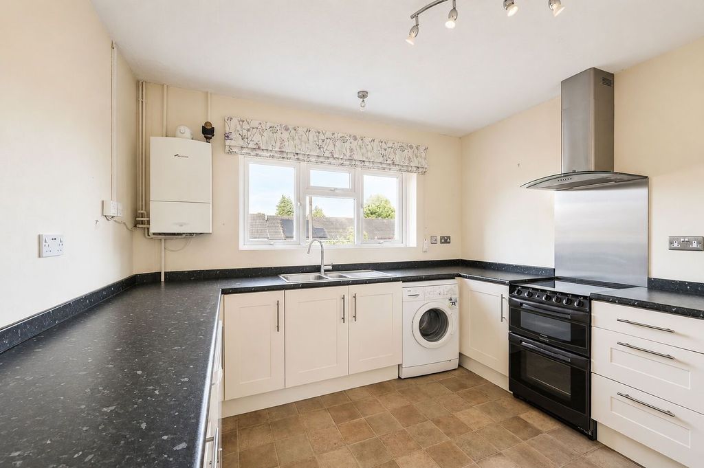 Property photo 2 of 18