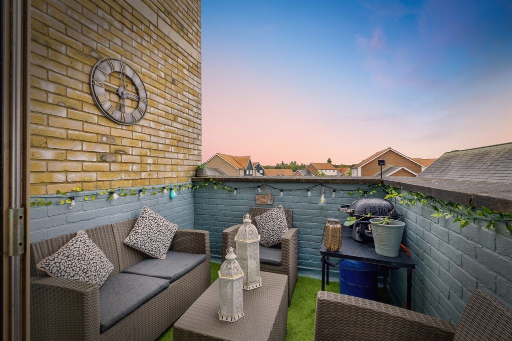 Property photo 2 of 26