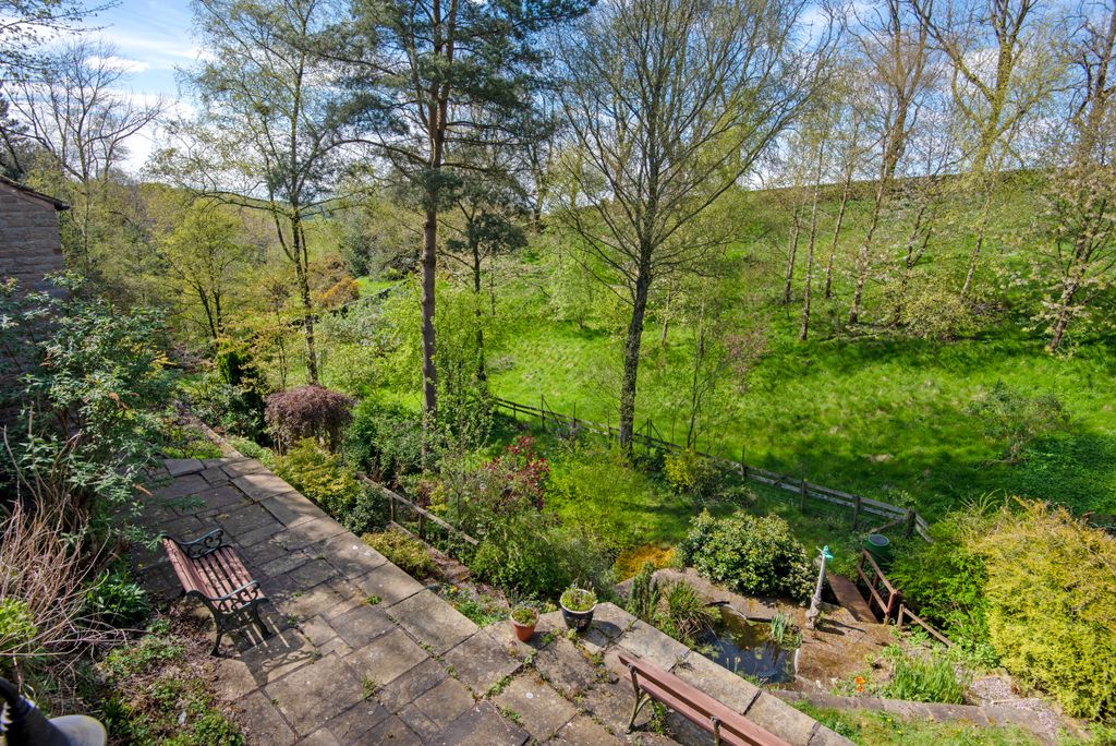 Property photo 2 of 36