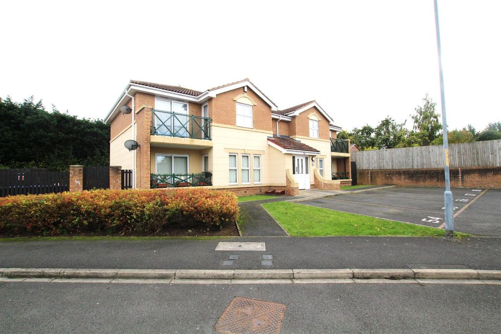 Property photo 1 of 8 External.Jpg