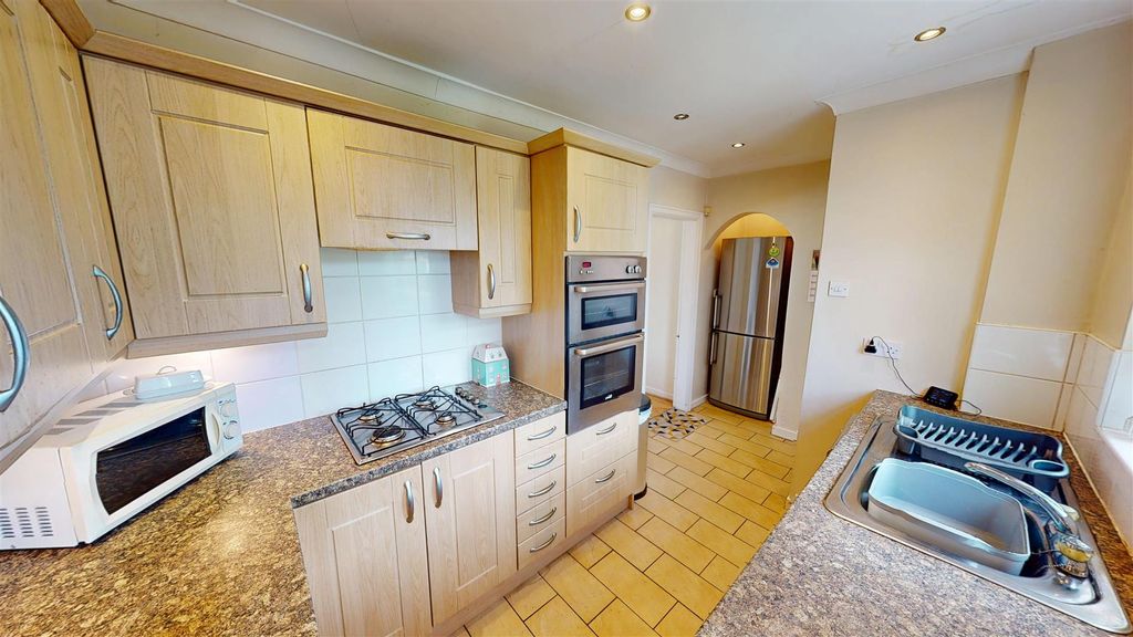 Property photo 3 of 26 Moss Bank Road Kitchen