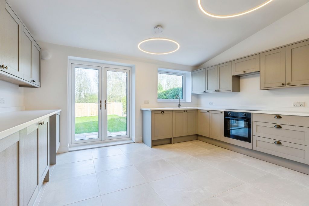 Property photo 2 of 18 Pbox-Img.Jpg