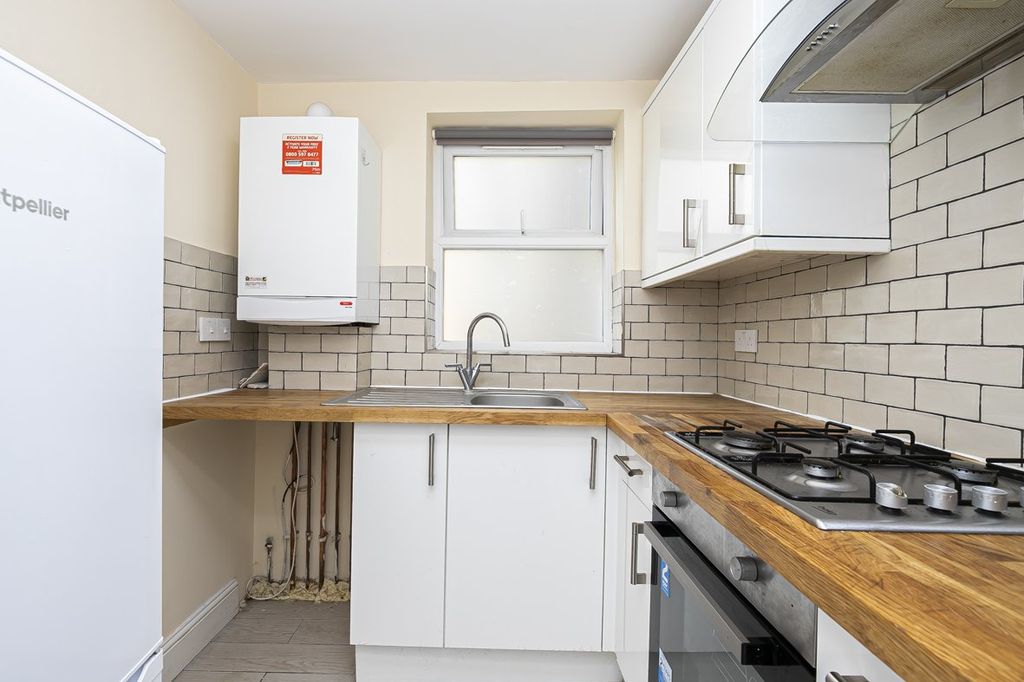 Property photo 3 of 14 Picture No. 12