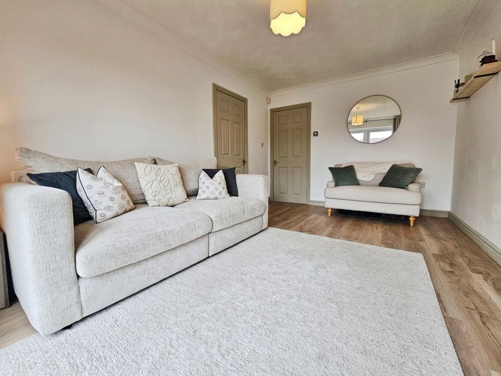 Property photo 3 of 36 Pbox-Img.Jpg