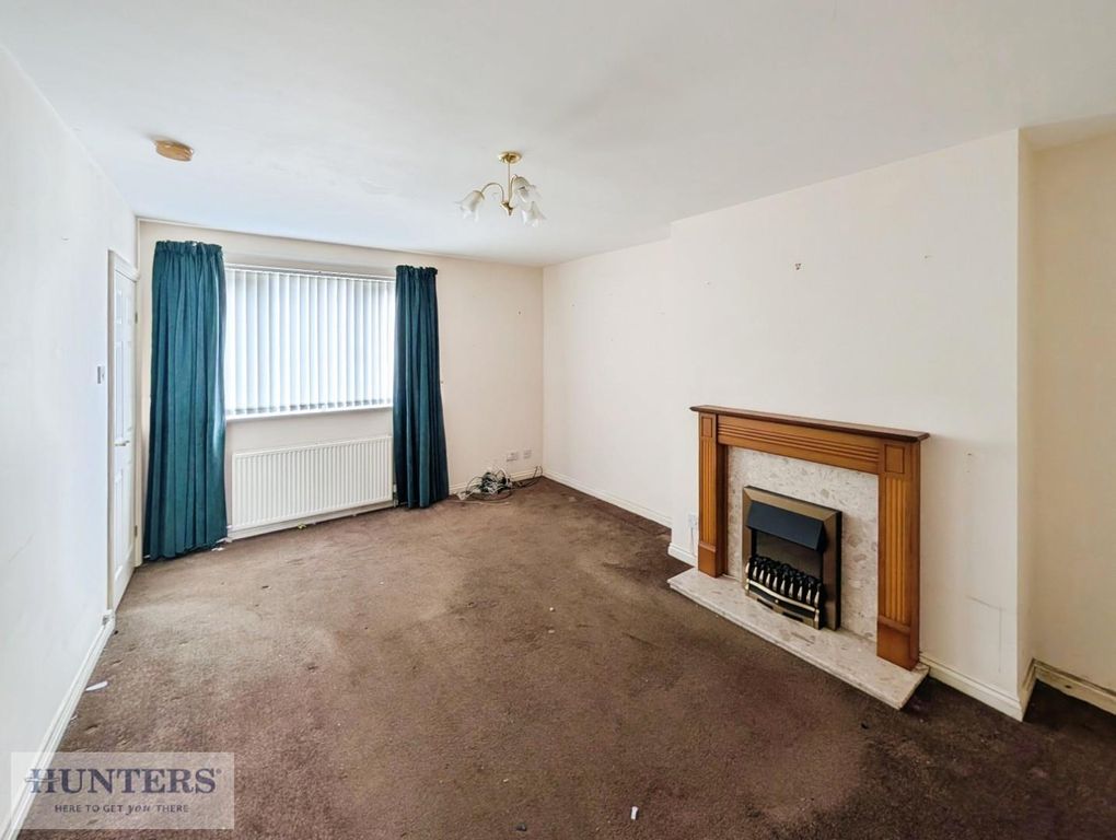 Property photo 3 of 14 Lounge