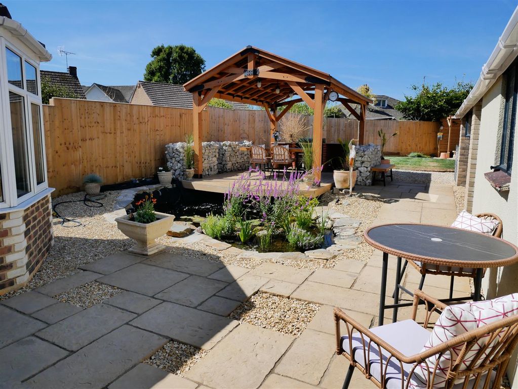 Property photo 2 of 27 Garden