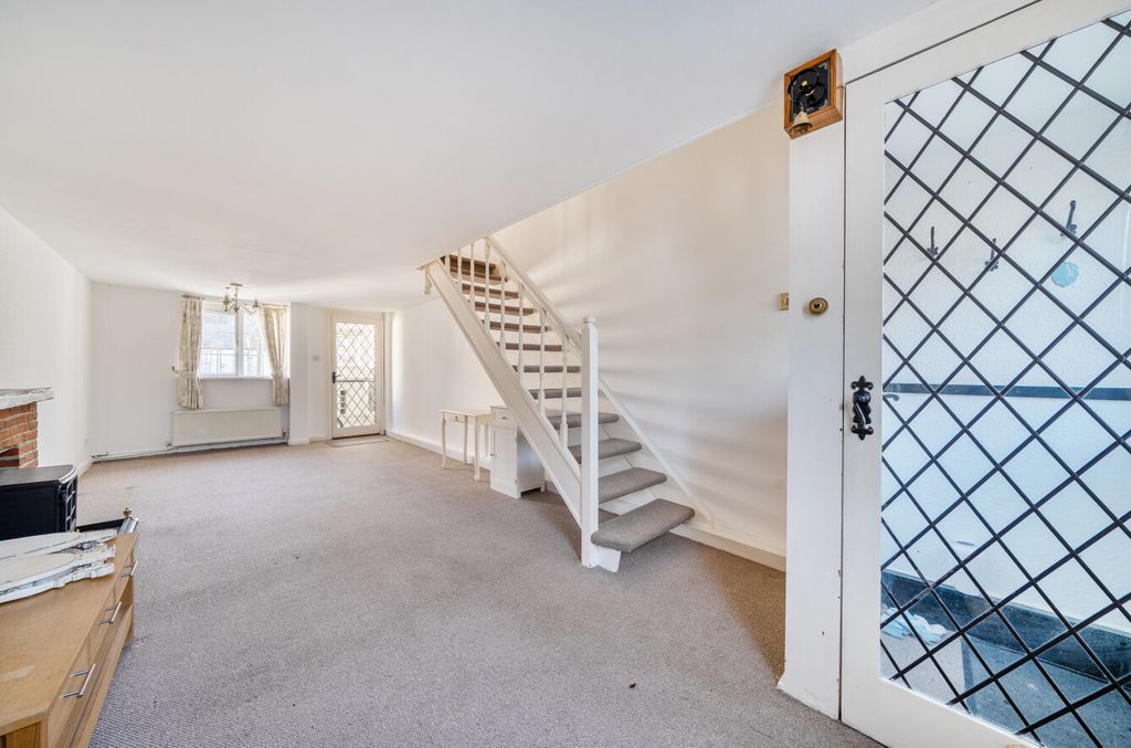 Property photo 3 of 13 1404862-14-697377...