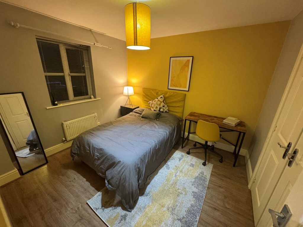 Property photo 1 of 10 Room 4.Jpg