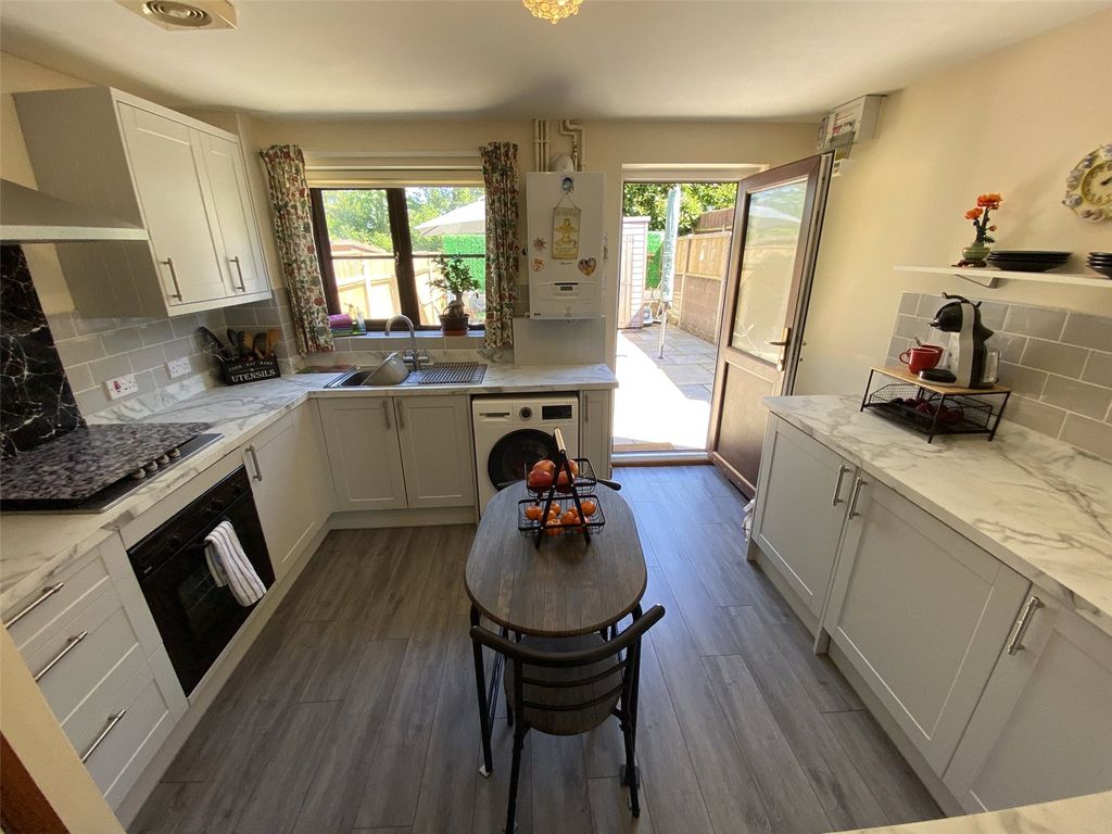 Property photo 2 of 18 Picture No. 29