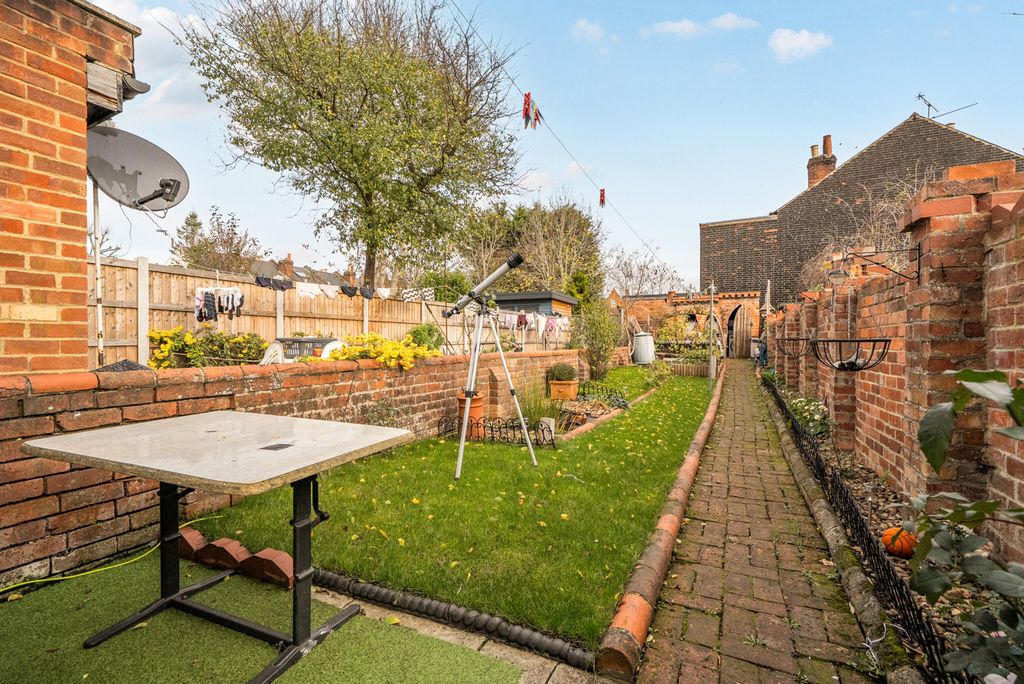 Property photo 3 of 15 1382531-16-691Ef4...