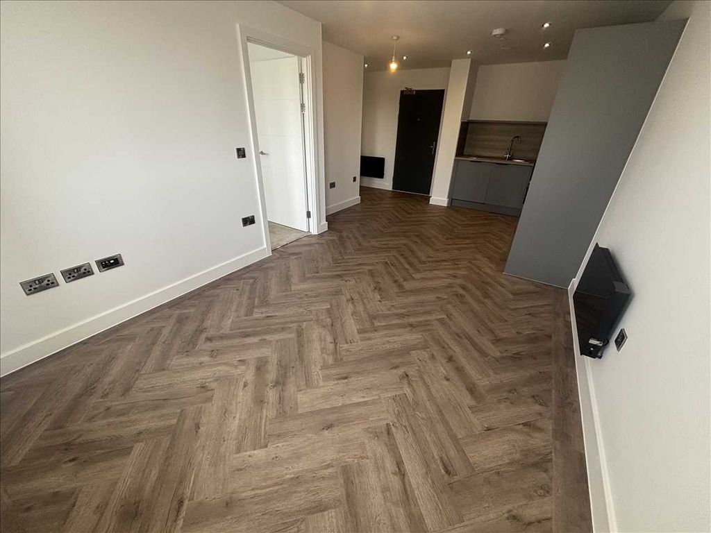 Property photo 3 of 6