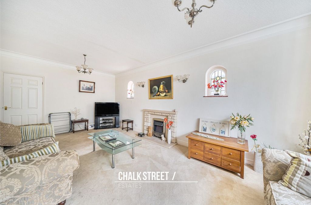 Property photo 2 of 23