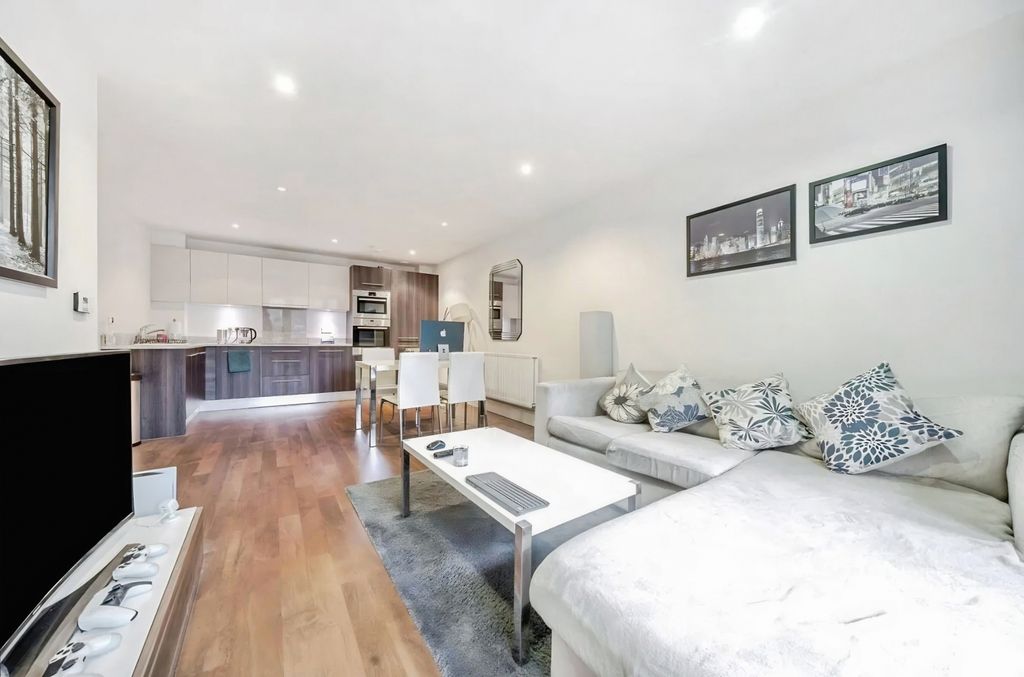 Property photo 3 of 12 Gallery