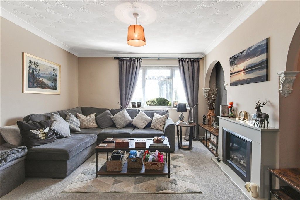 Property photo 3 of 19 V Lounge