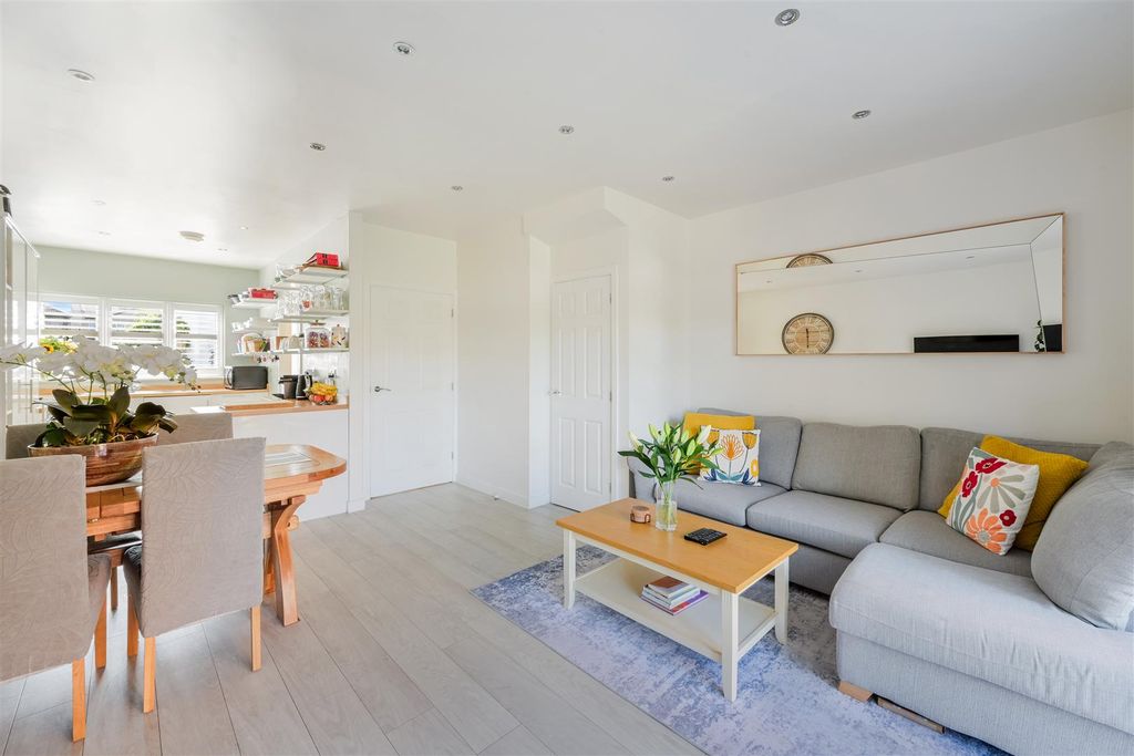 Property photo 3 of 14 Lintons Lane (11).Jpg