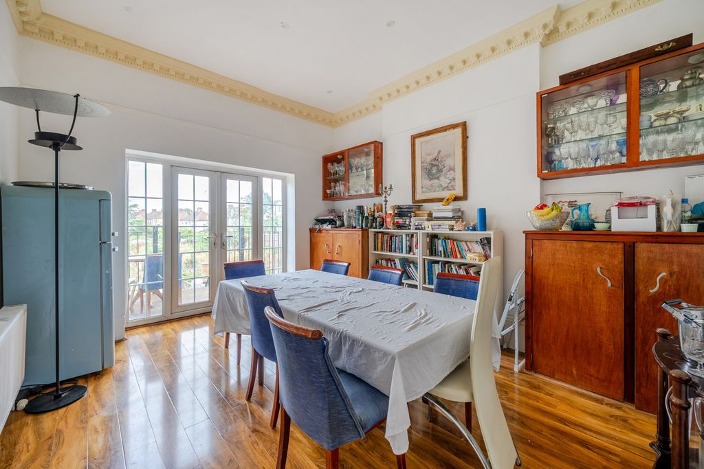 Property photo 3 of 21 1521073-8-6Aa41B0...