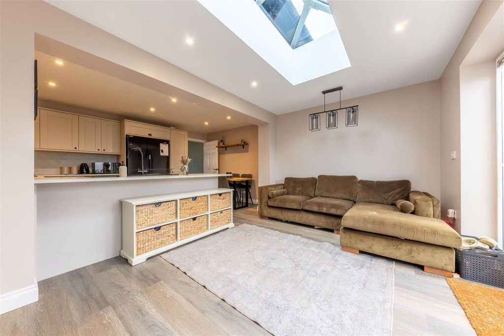 Property photo 2 of 20 Ba-18.Jpg