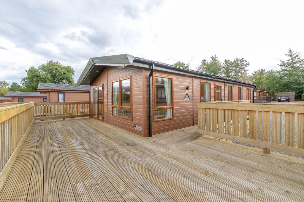 Property photo 1 of 42