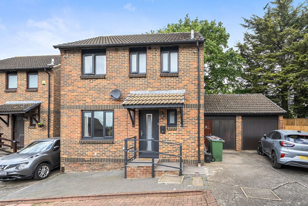 Property photo 1 of 20 1456448-17-6A0359...