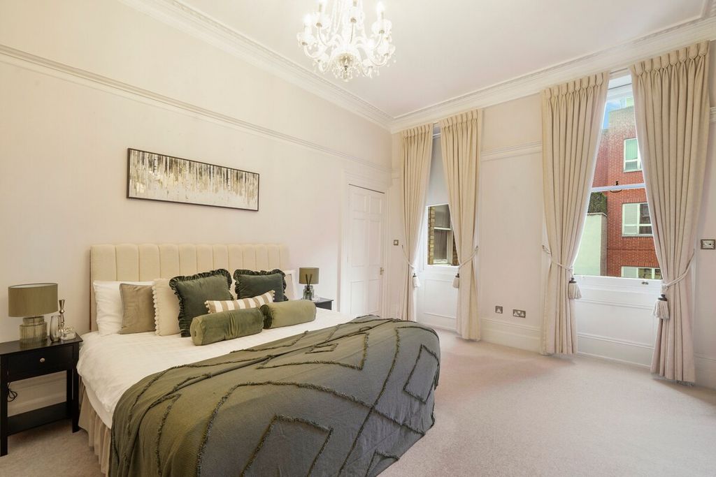 Property photo 1 of 50