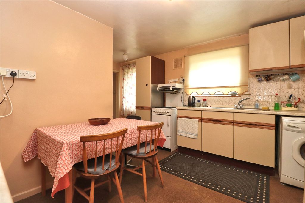 Property photo 2 of 14 Picture No. 15