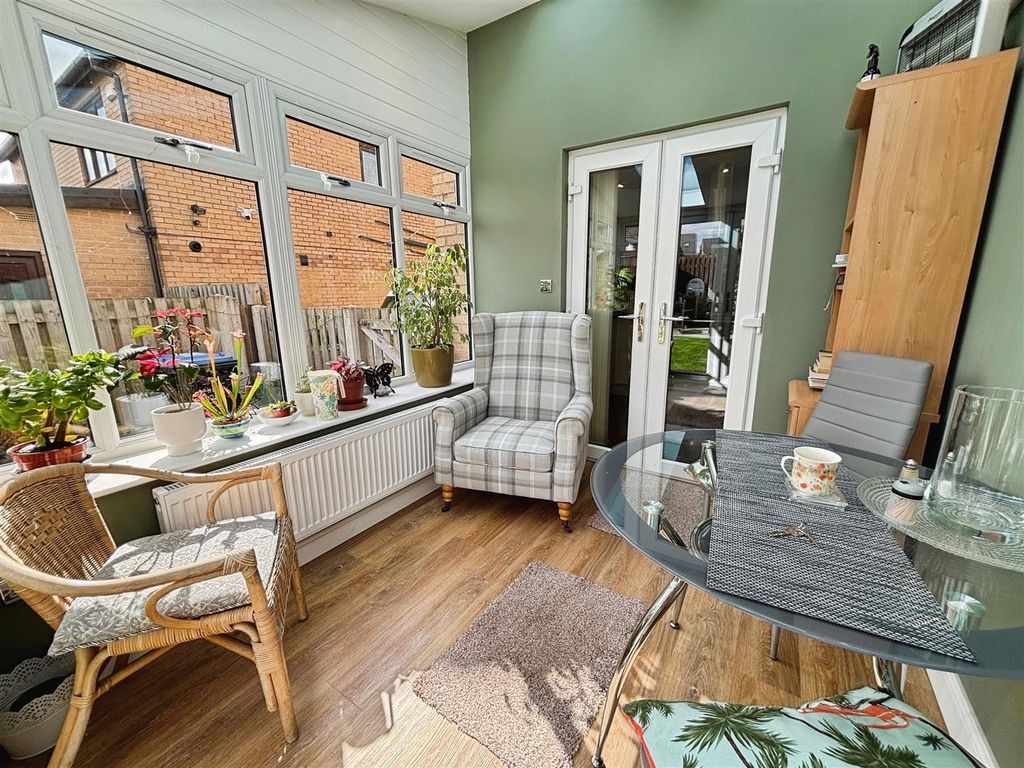 Property photo 3 of 18 Sun Room