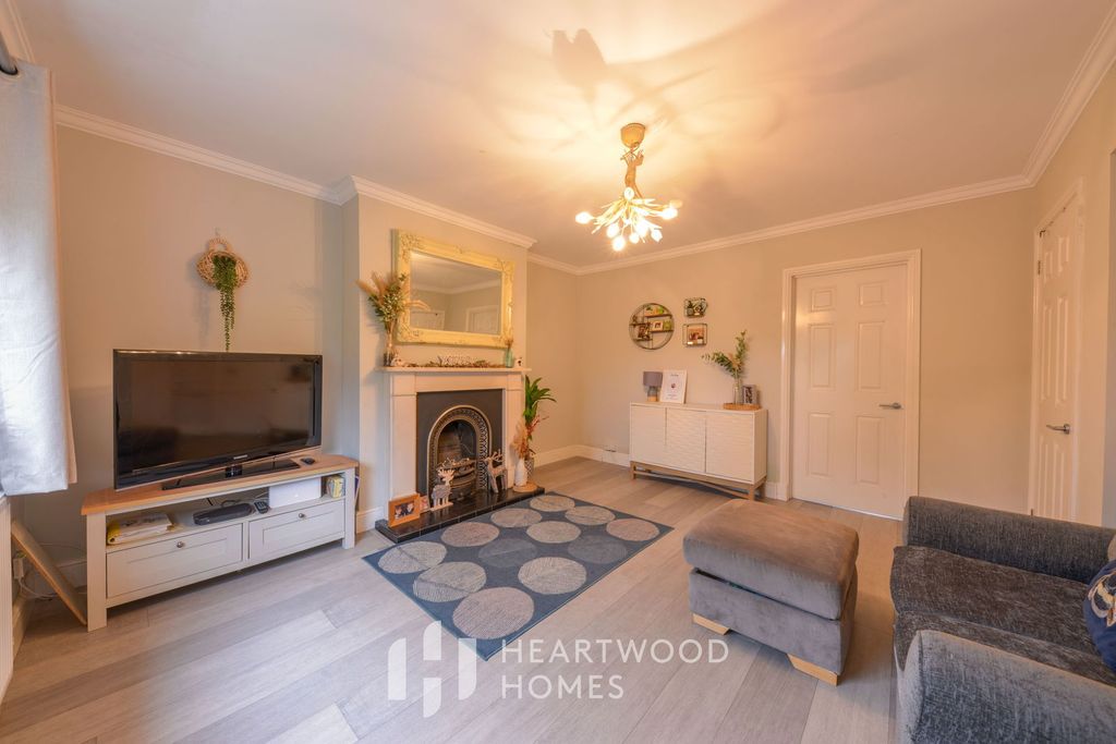 Property photo 2 of 20