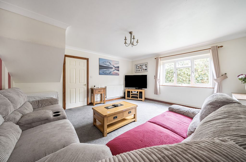 Property photo 2 of 22 1363539-11-68E66Deda5B31