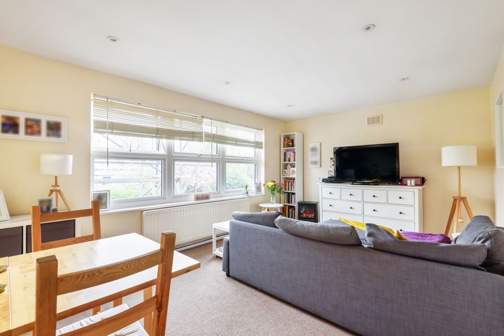 Property photo 1 of 10 839382 (2)