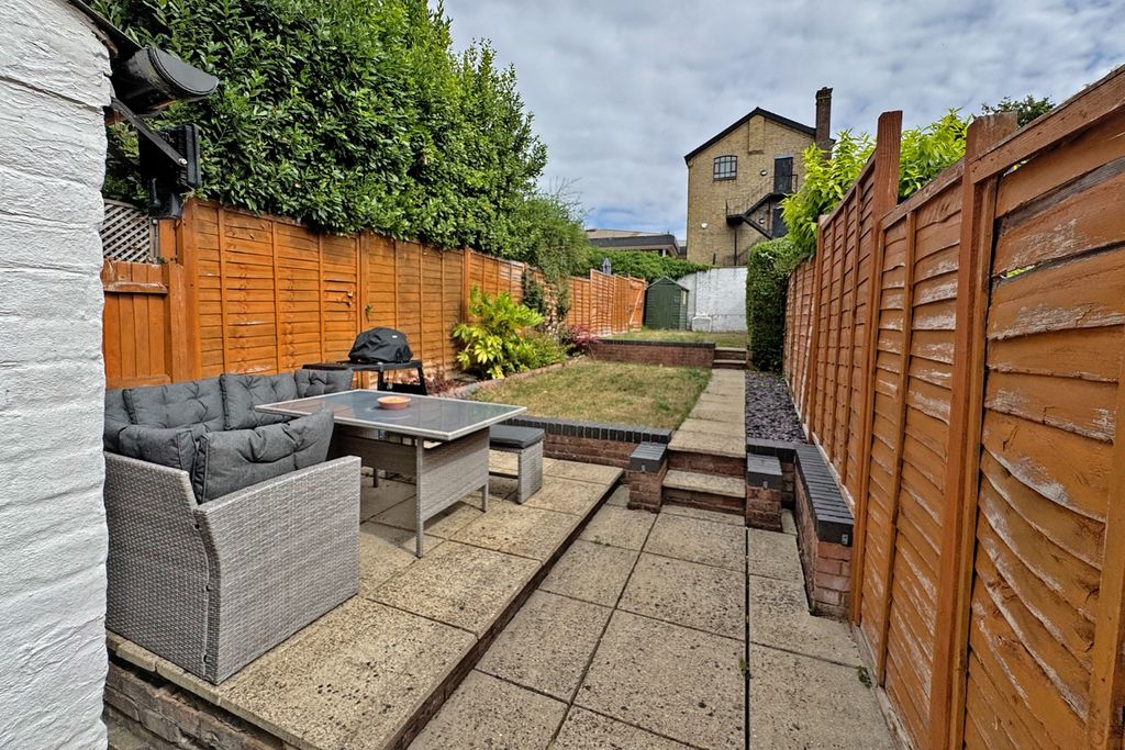 Property photo 2 of 10 4393905