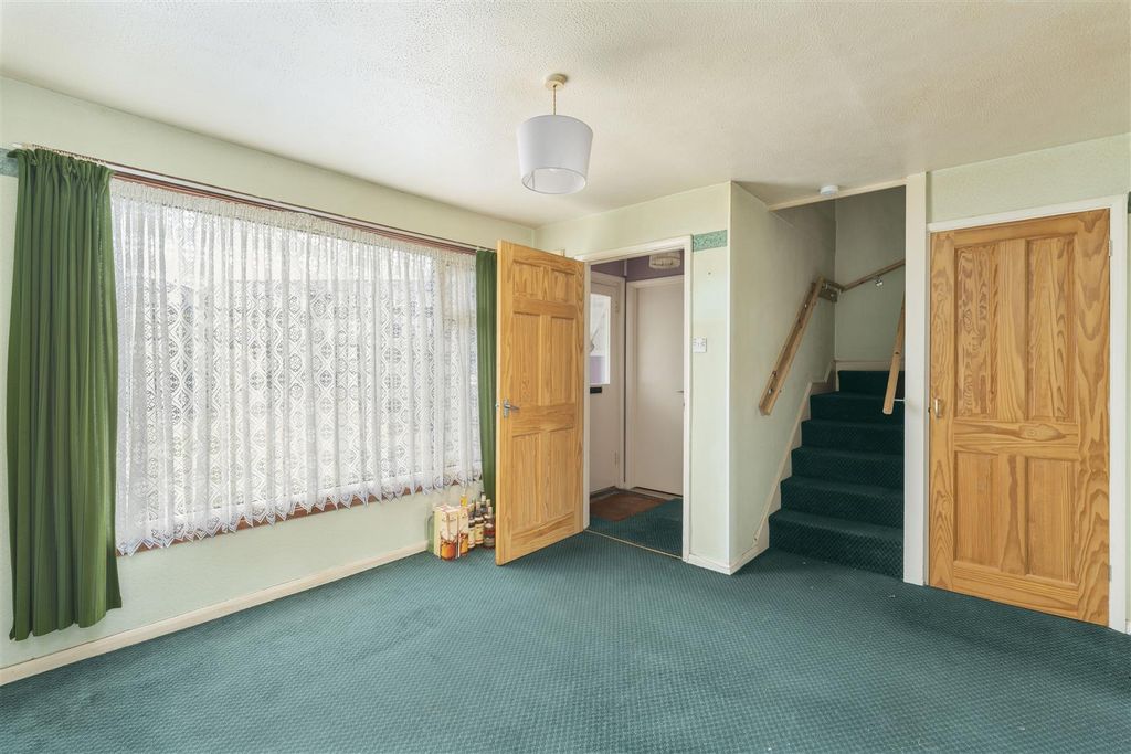 Property photo 3 of 17 102 Cornish Road, Chipping Norton-7.Jpg