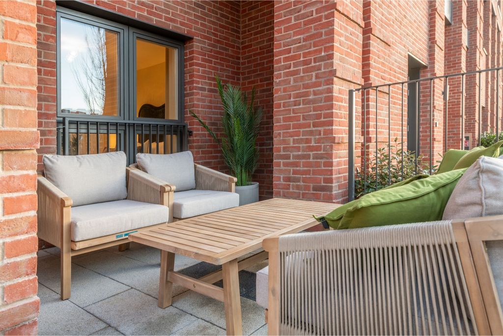 Property photo 3 of 6 Terrace