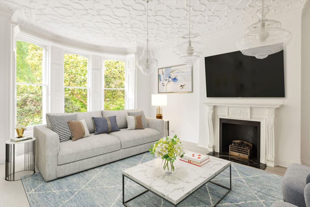 Property photo 2 of 18 Image