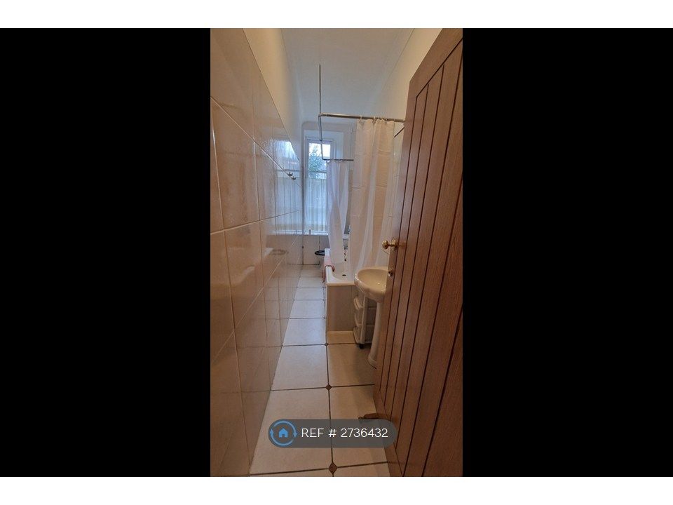 Property photo 3 of 7 Bathroom