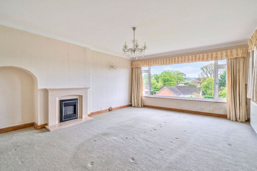 Property photo 2 of 10 Sitting Room