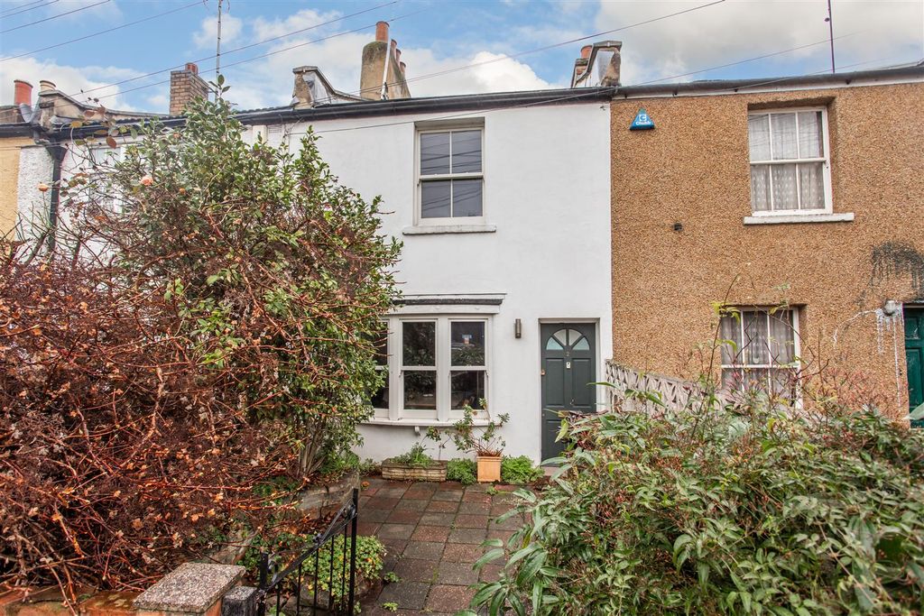 Property photo 1 of 12 Exterior