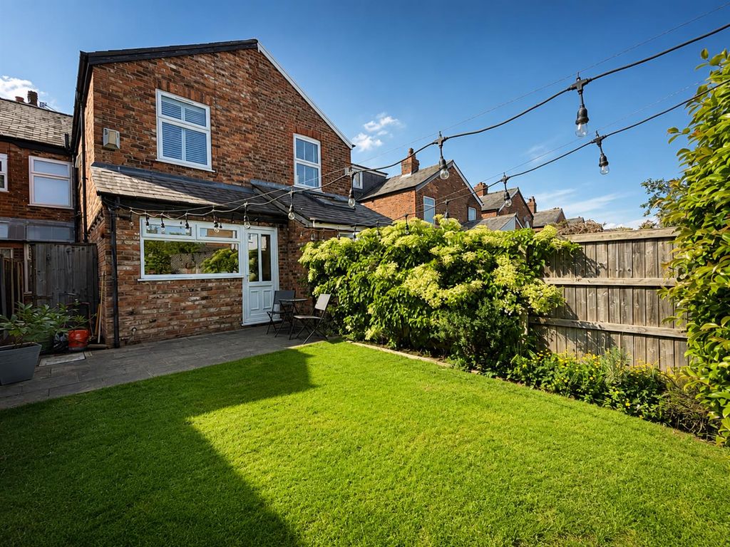 Property photo 2 of 18 External