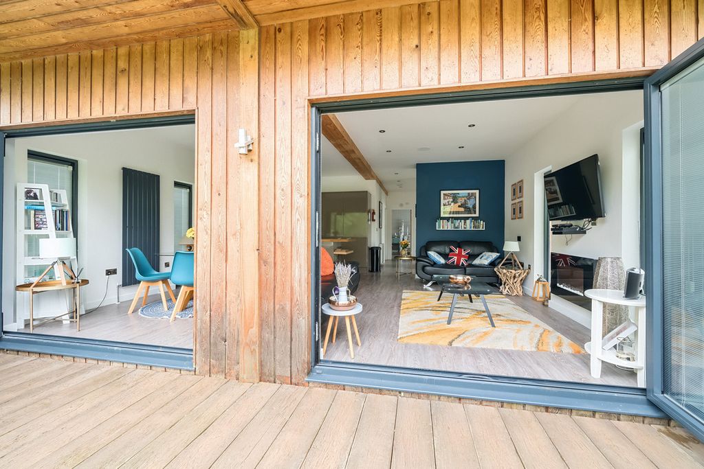 Additional image 13 of 2 bed mobile/park home for salePar Beach, Par PL24