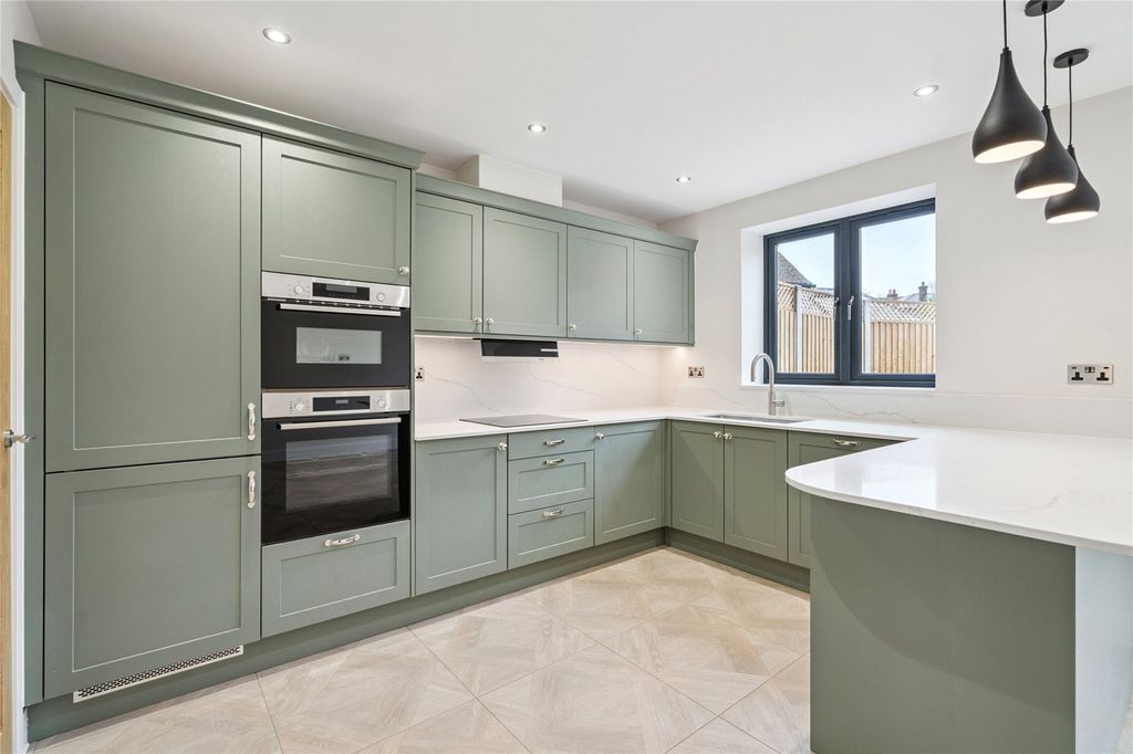 Property photo 3 of 14 Picture 3