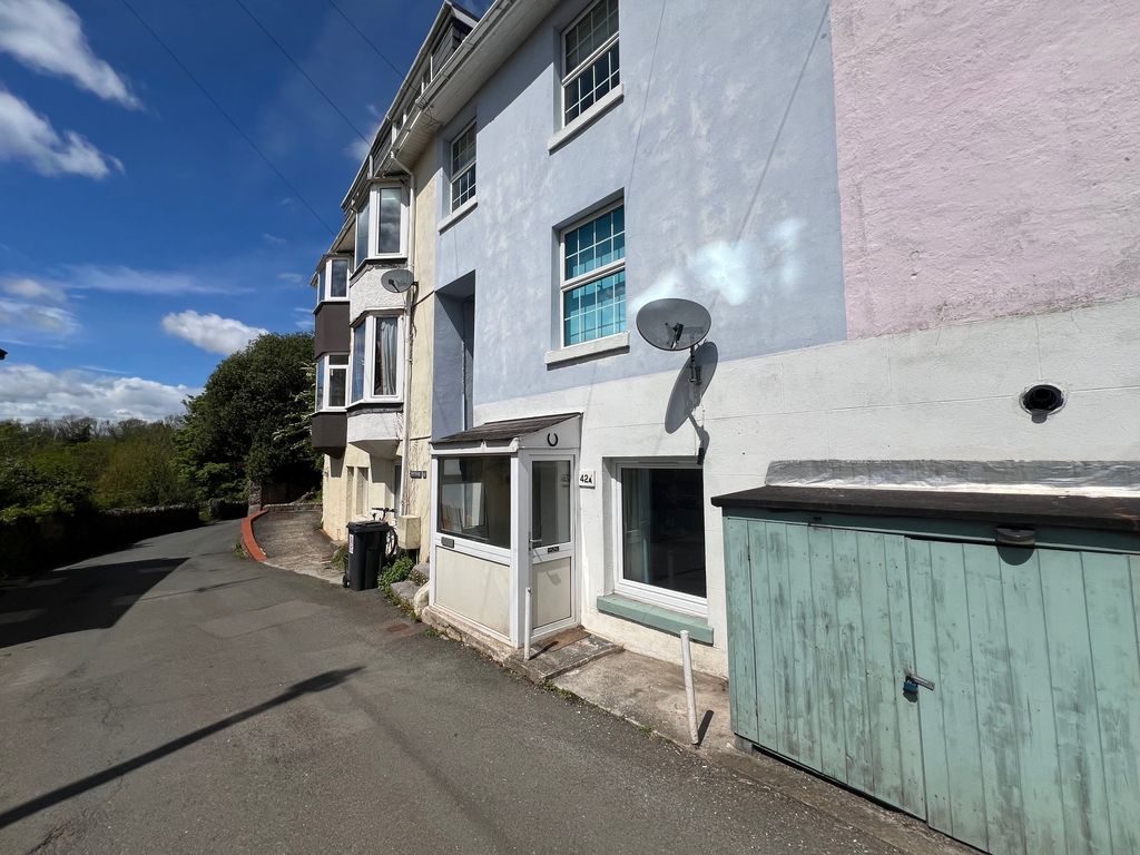 Property photo 1 of 5