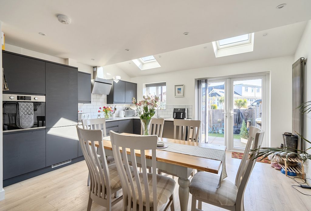 Property photo 3 of 13 Picture 3