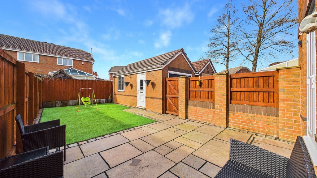 Property photo 3 of 13 Cam03669G0-Pr0061-Still030