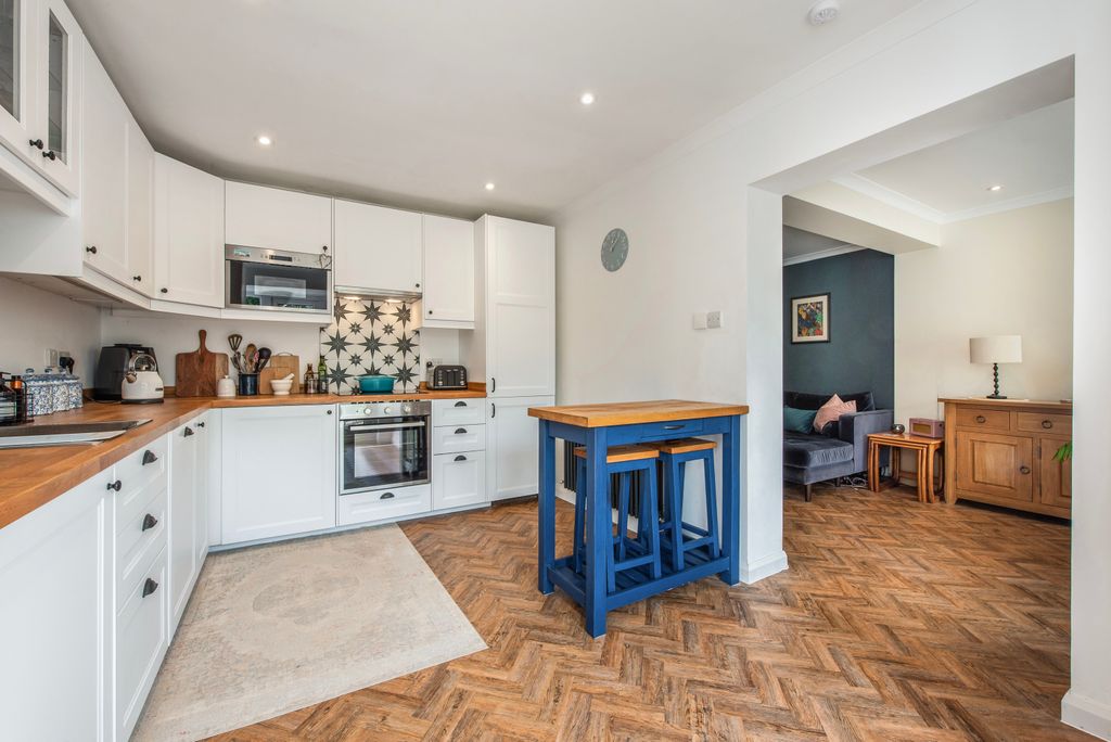 Property photo 3 of 24