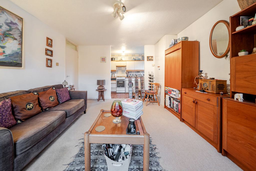 Property photo 2 of 9 1536844-3-1A15Daa...