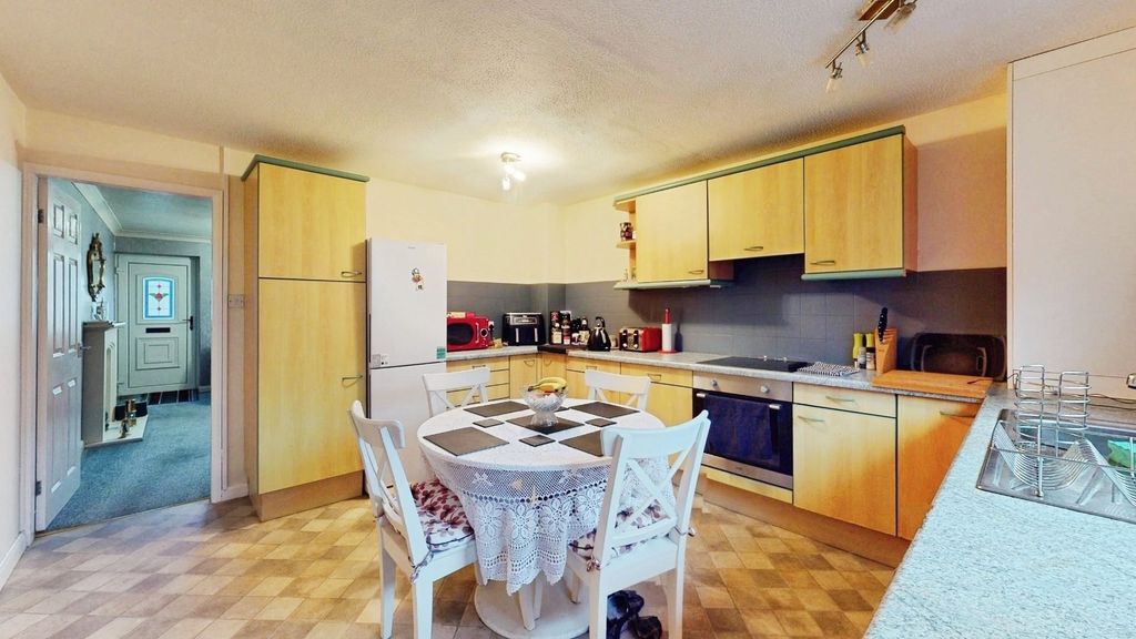 Property photo 3 of 7 Pbox-Img.Jpg