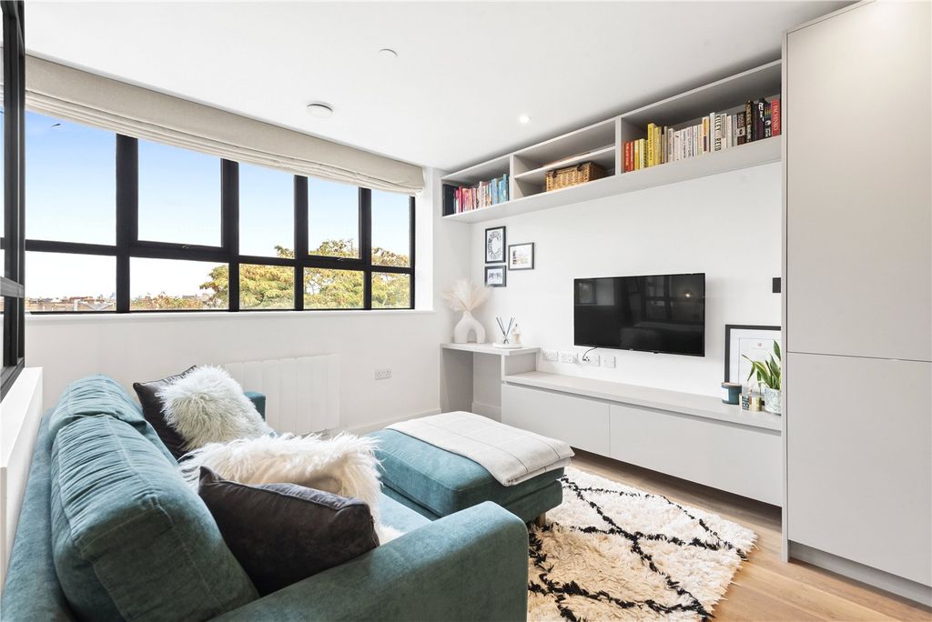 Property photo 2 of 14 Reception Room