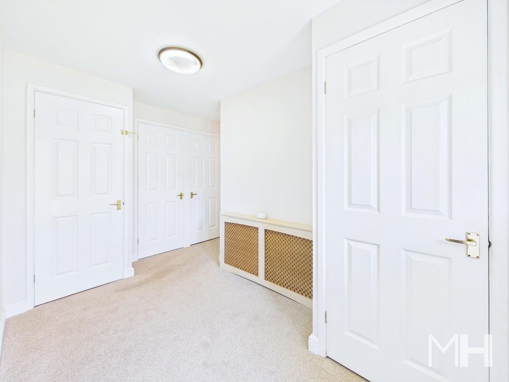 Property photo 3 of 25 Hallway