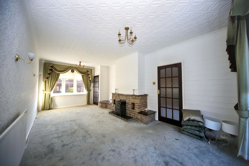 Property photo 2 of 21