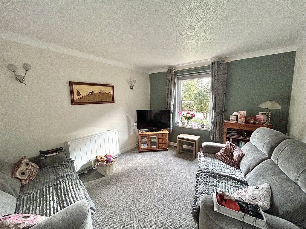 Property photo 3 of 12 Front Room