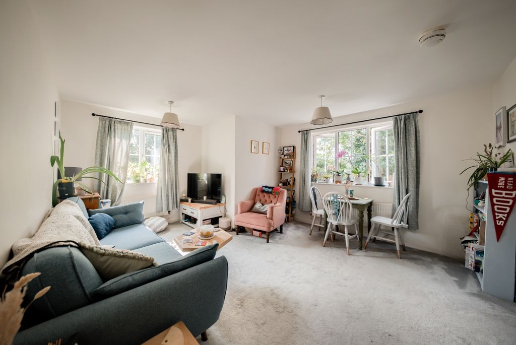 Property photo 2 of 10 Xt5A9140-Hdr(3)